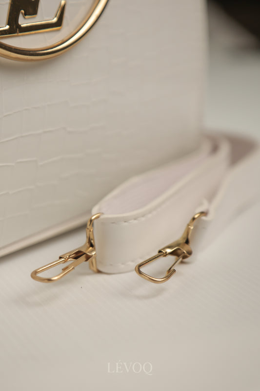 LV White Là Một