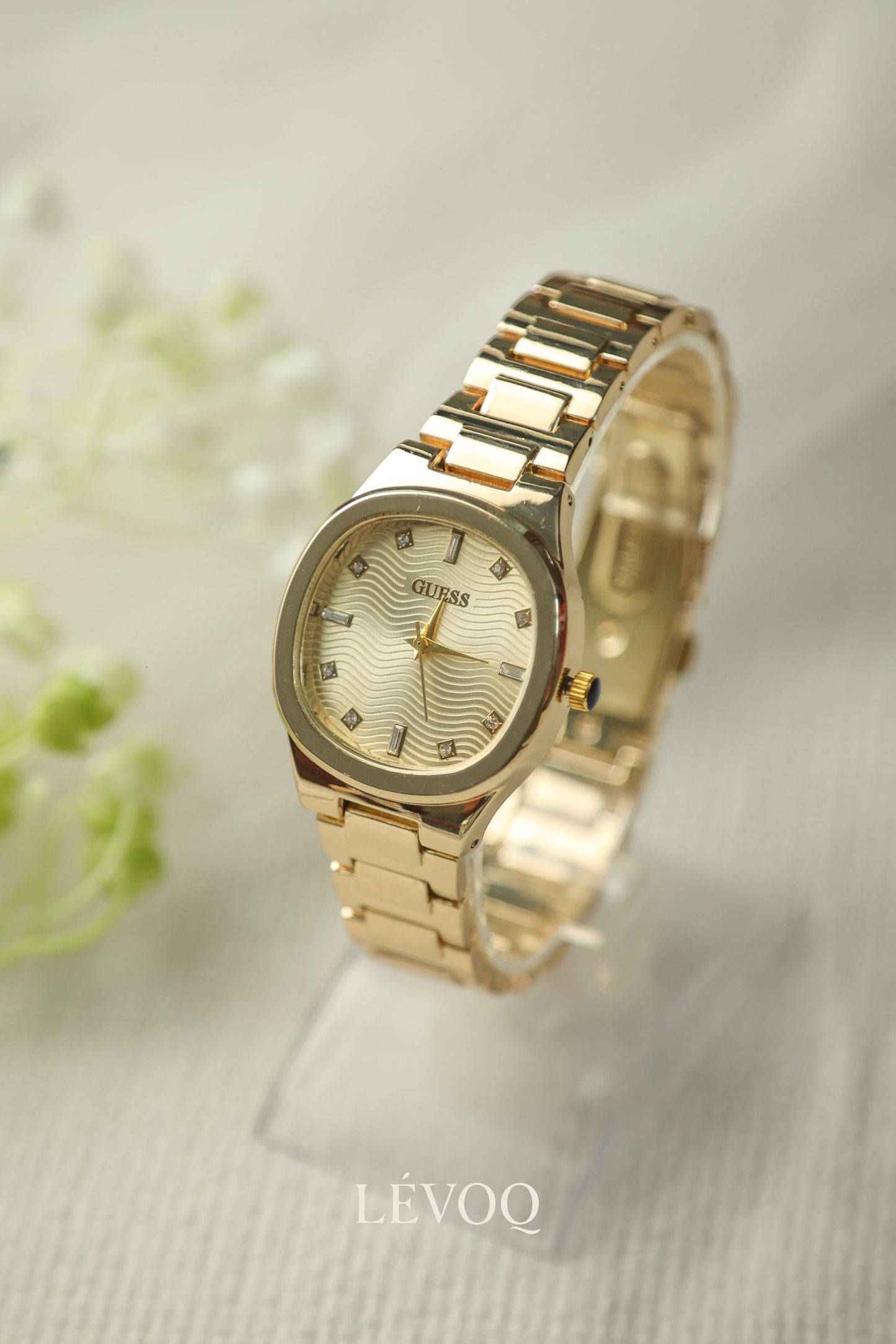 Guess Golden